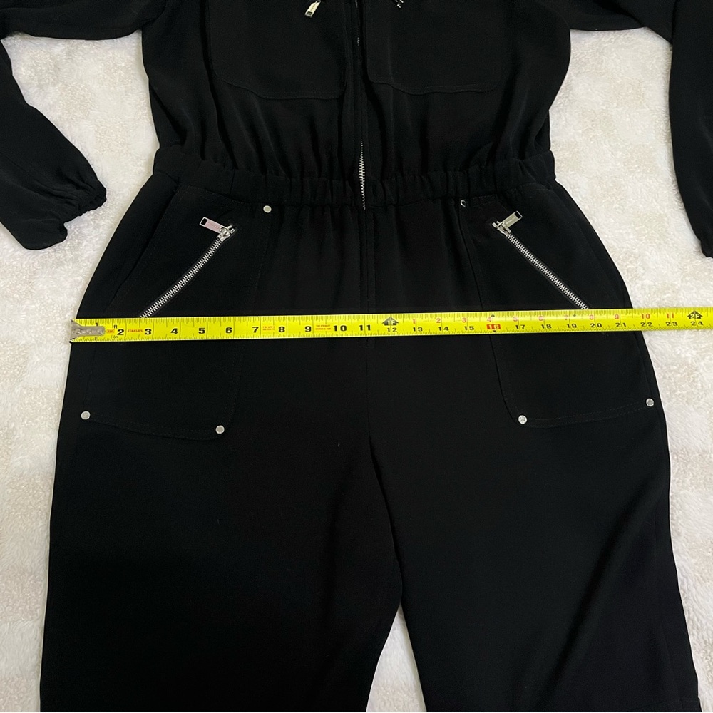 Women’s MICHAEL MICHAEL KORS Cady Utility Jumpsuit in Black • Large - Picture 12 of 16